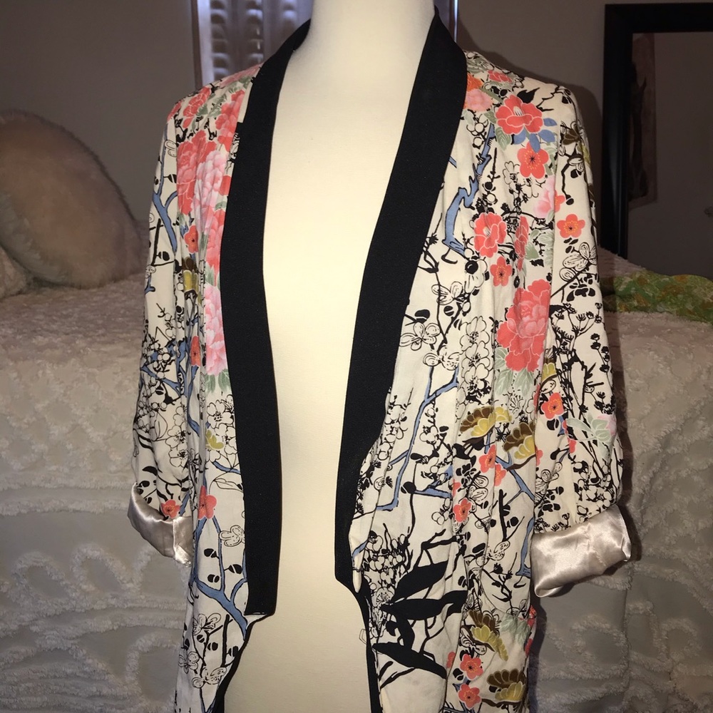 Small women’s lightweight blazer/jacket